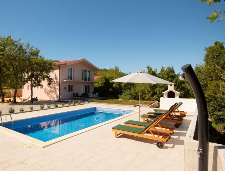Holiday house Elizabeta with private pool jacuzzi