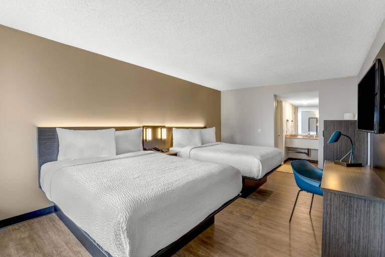 Motel 6 Brooks, AB — photo 2