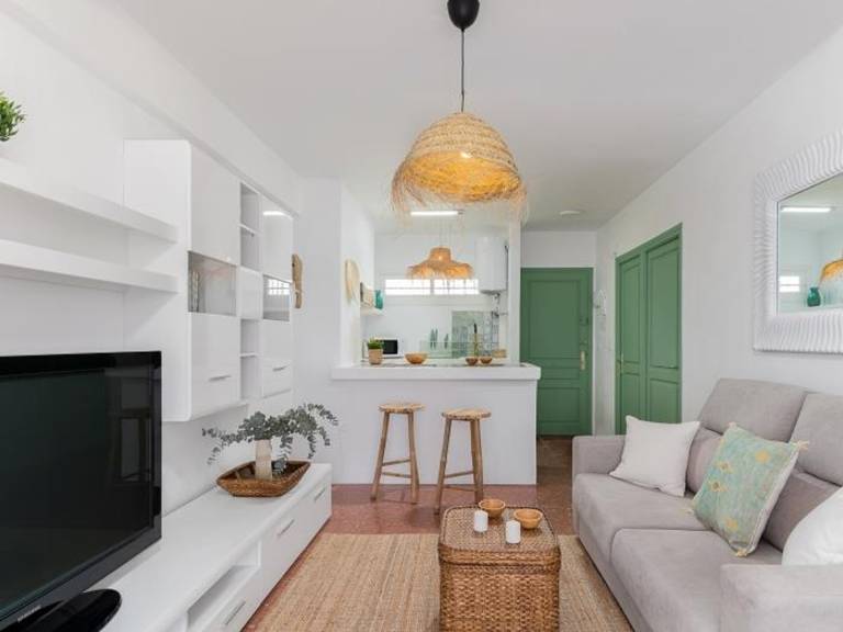 Apartment with pool — photo 3