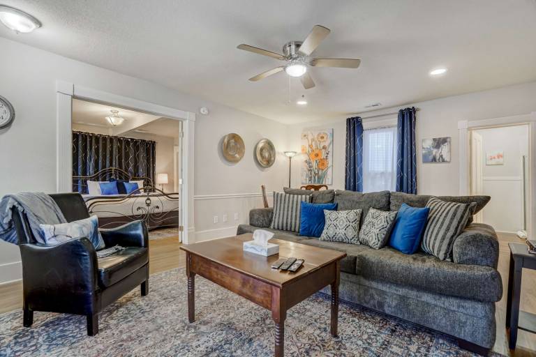 1BR Quiet Neighborhood Nearby Parks in Manitou Springs, CO
