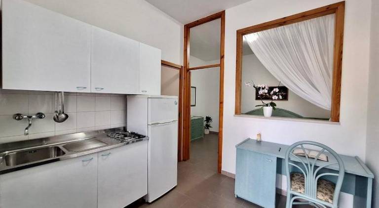 Serviced apartment with terrace, barbeque & pool — photo 5