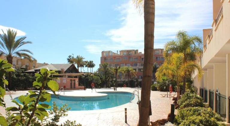 Rental apartment with yard, pool & terrace — photo 2