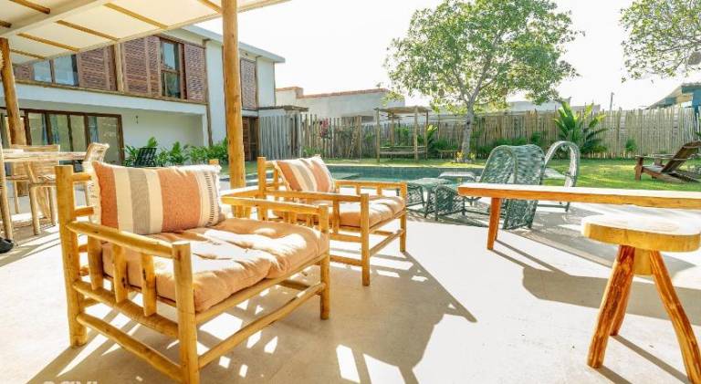 House with pool — photo 4
