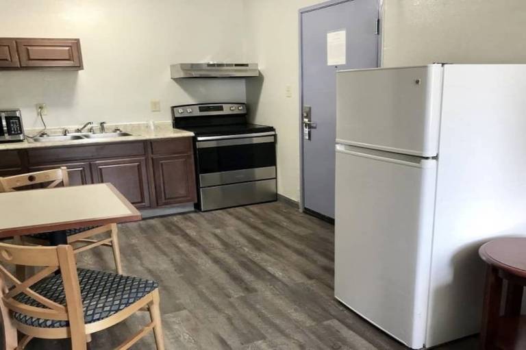 Palace Inn & Suites Newport News Jefferson Ave