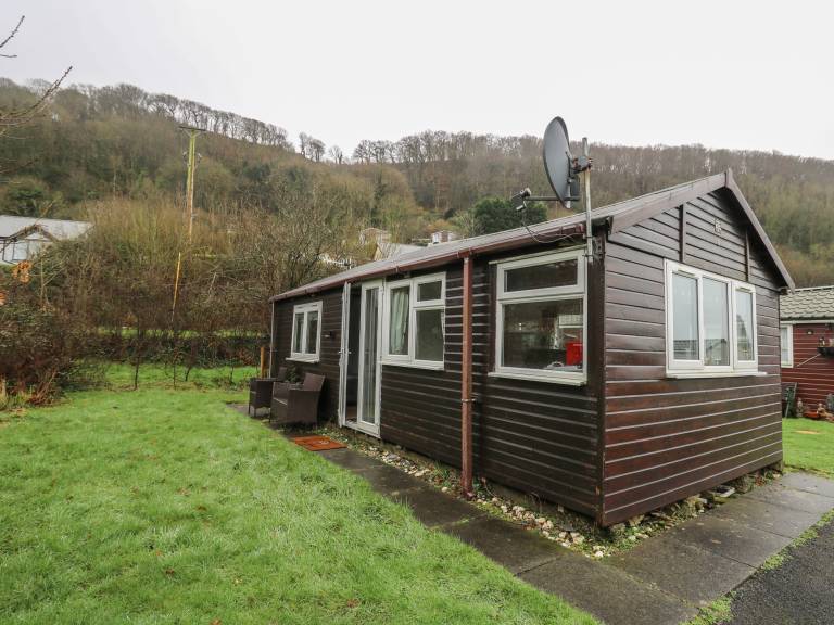 Beautiful cottage with yard | Beach view | Pet-friendly — photo 2