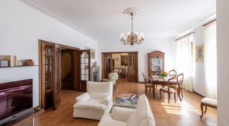 Villa with terrace, BBQ & yard | Pet-friendly — photo 2