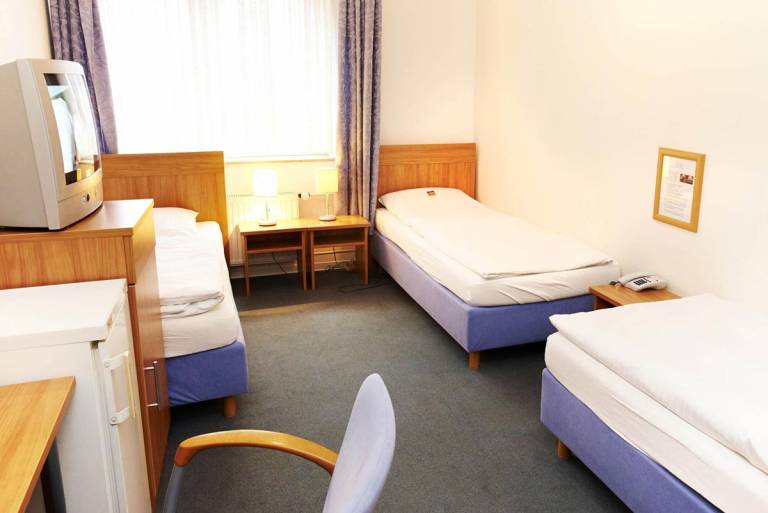 Dreibettzimmer Dusche WC