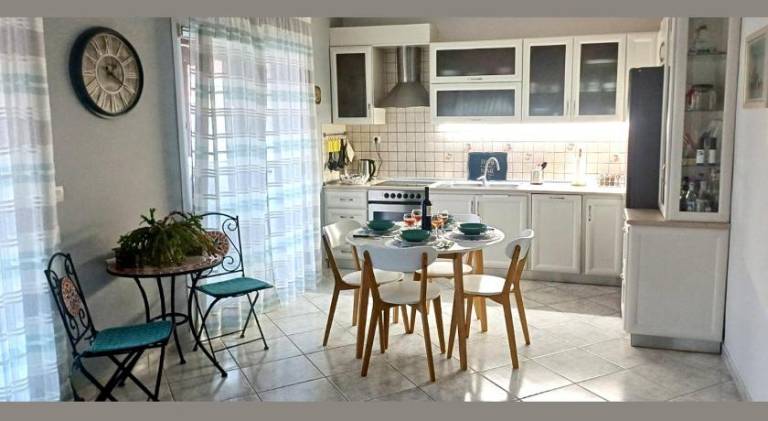 Holiday apartment with BBQ, patio & yard | Perfect for remote work — photo 4