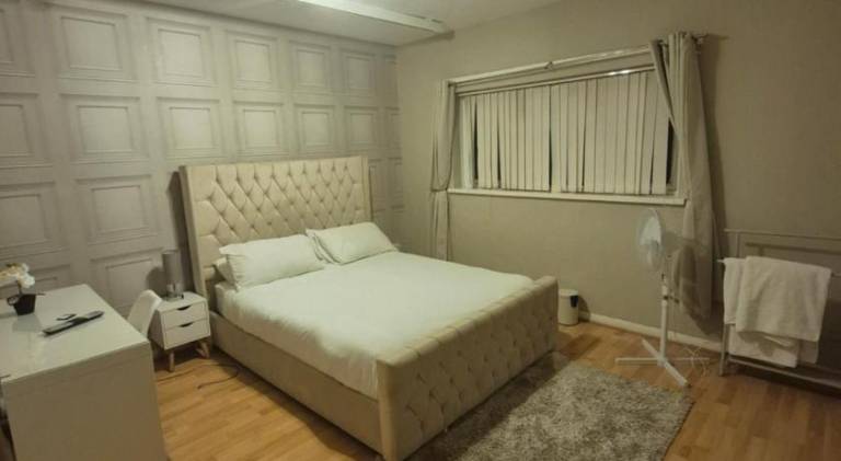 Quiet and professional friendly in Cardiff