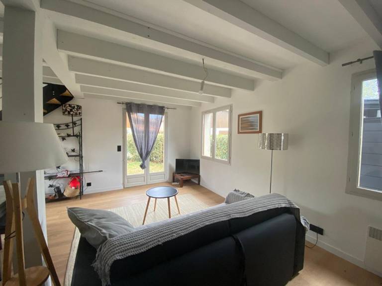 Cozy Villa with Shared Pool, Terrace & Parking Near Capbreton Market — photo 2