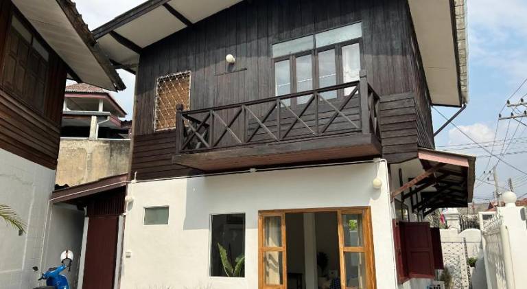 Villa | Next to Wat Chedi Luang | Pet-friendly in Chiang Mai