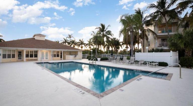 Holiday apartment with pool & jacuzzi — photo 4