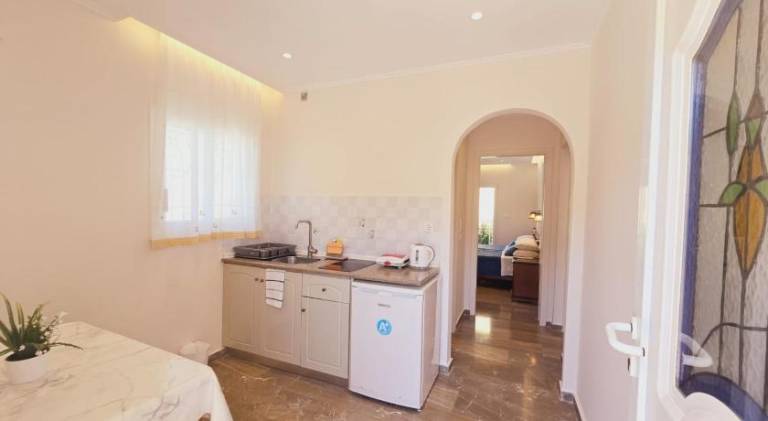 Serviced apartment with pool, yard & terrace | Suitable for remote work — photo 4