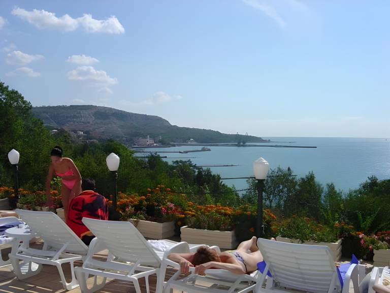 Ahilea Hotel - Free Pool Access — photo 4