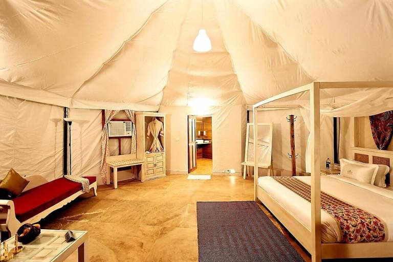 Tent with terrace, pool & barbeque — photo 2
