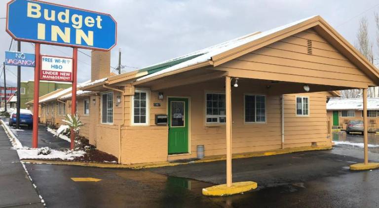Budget inn — photo 3