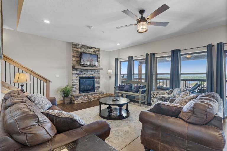 Lodge  Table Rock