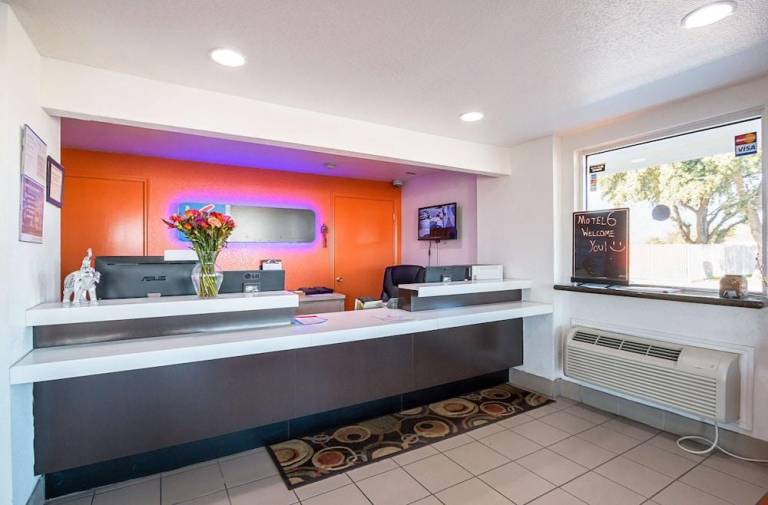 Motel 6 Round Rock, TX — photo 5