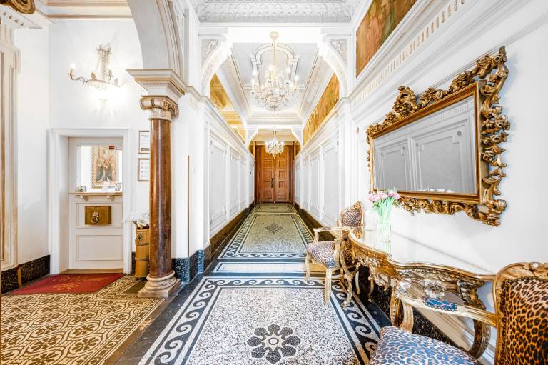 Family-oriented serviced apartment with garden, hot tub & terrace | Near Prague Castle | Suitable for remote work | Pets allowed — photo 3