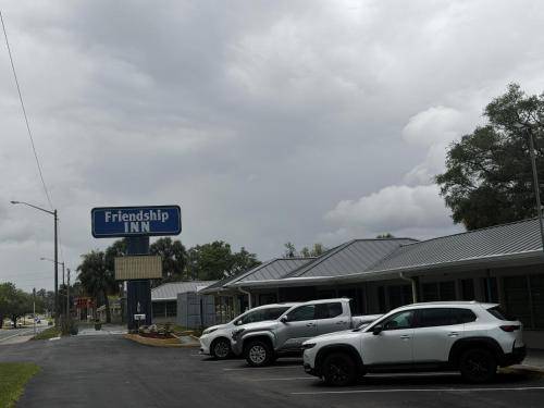 Friendship Inn Near Golf Course Ocala FL — photo 2