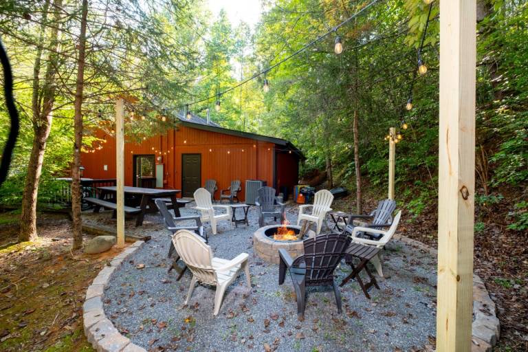 Secluded Soaks, Starlit S'mores, Fun Games & Movie Nights Near Crafts Community - Adventure Lodge — photo 5