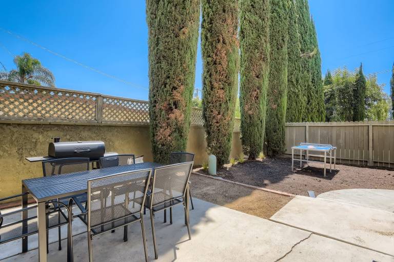 Spacious 3BR Yard BBQ Games Free Parking 0R2 — photo 2