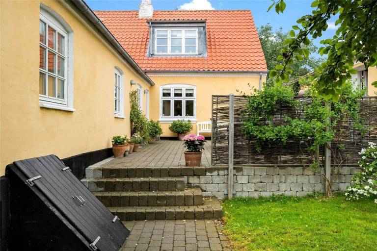 Vacation home with barbeque, garden & terrace — photo 2