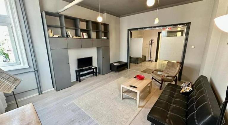 Charming apartment with patio | Next to Alexander Nevsky Cathedral | Suitable for remote work | Pets allowed — photo 2