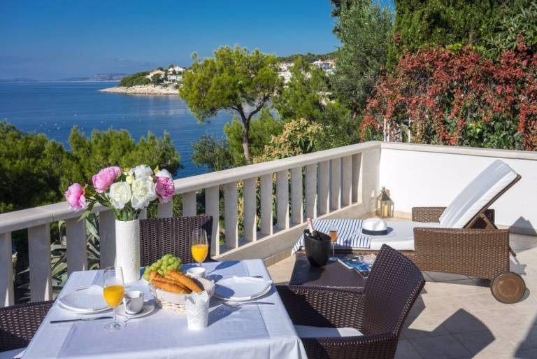 Luxury Beachfront Villa Primosten Oasis with Pool in Sibenik