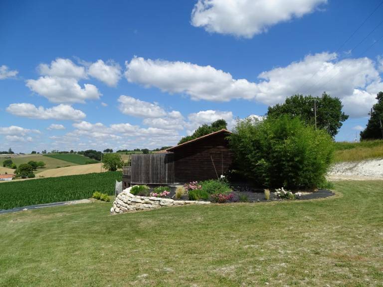 Gite with garden, grill & private pool — photo 3