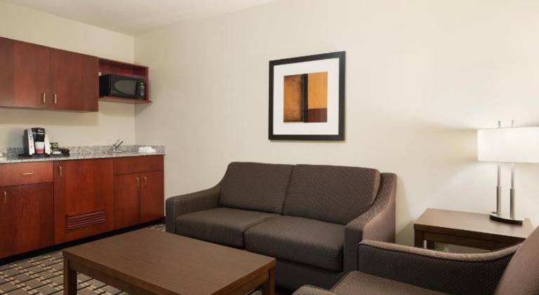 Ramada by Wyndham Edson — photo 4