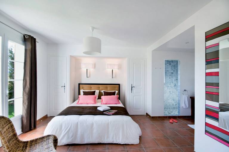 Family-friendly villa with terrace, pool & yard | Pets allowed — photo 2