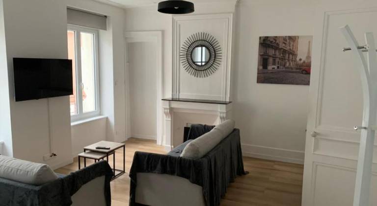 Rental apartment with terrace — photo 2