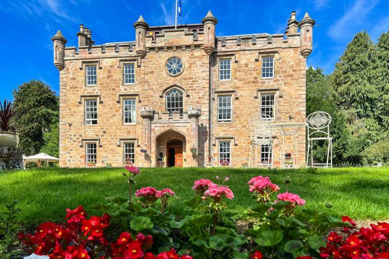 Averon Castle