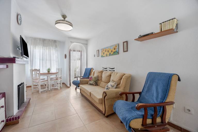 Apartment 'Dos Dormitorios' with Shared Pool, Private Terrace and Shared Garden — photo 3