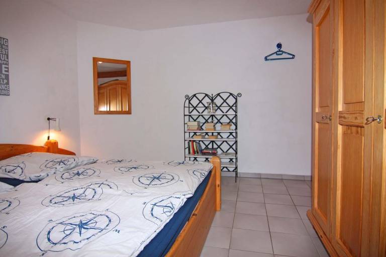 Großzügige Ferienwohnung über 2 Etagen mit Kaminofen, Balkon und Garten in Wenkendorf — photo 5