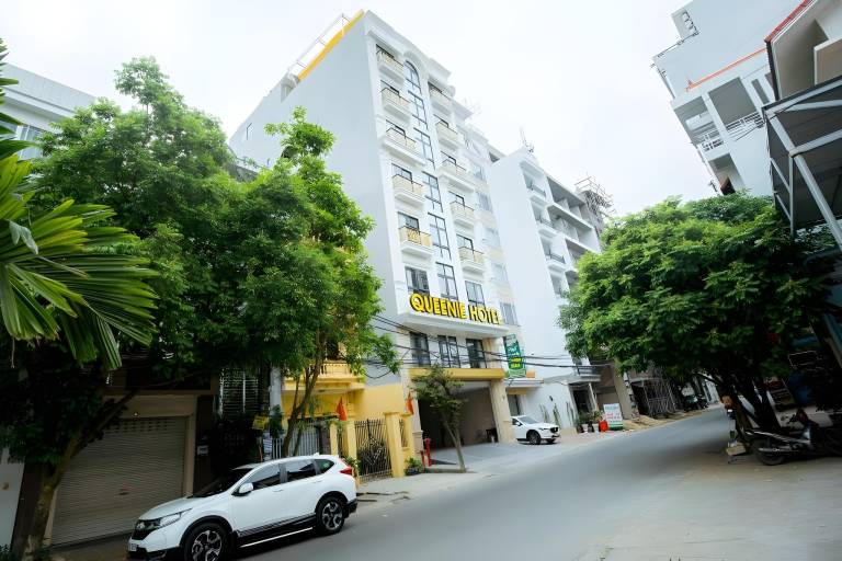 Queenie Hotel in Hai Phong