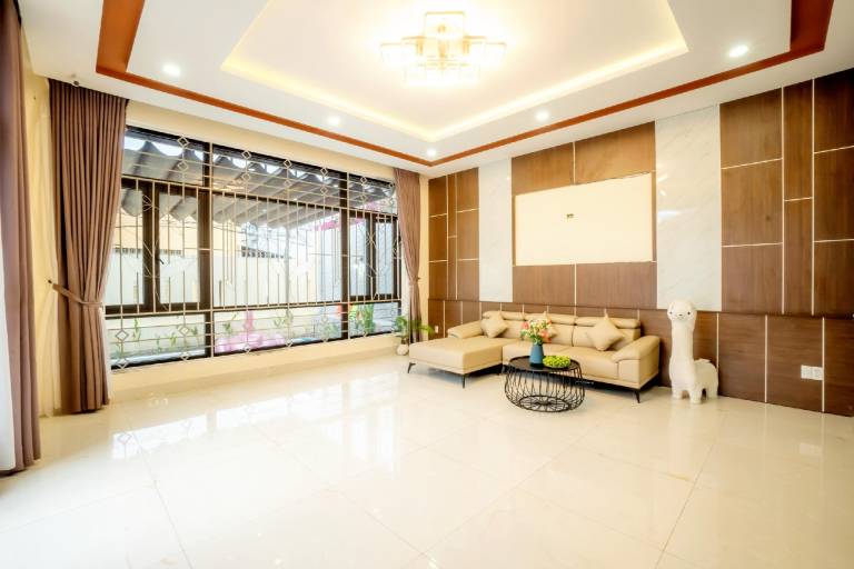 Villa with yard, pool & BBQ | Water view — photo 5