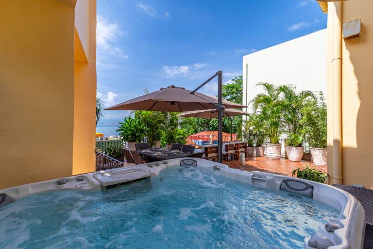 Family-friendly nice rental apartment with terrace & pool | Mountain view | Dogs allowed in Puerto Vallarta