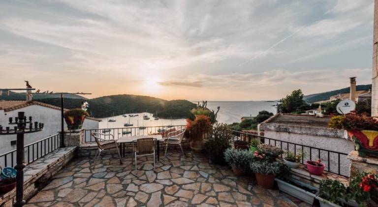 ΙΩ παραδοσιακη κατοικια στα Συβοτα — photo 3