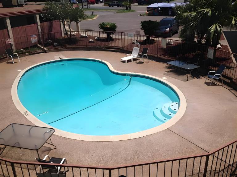 Executive Inn Beeville US 181 — photo 3