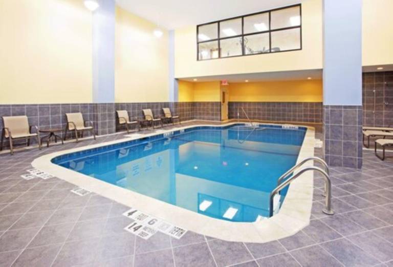 Holiday Inn Express & Suites Niagara Falls By IHG — photo 2