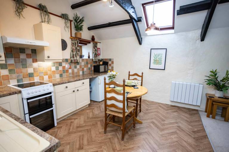 Family-oriented rental apartment with yard & fast internet | Pets are welcome — photo 3