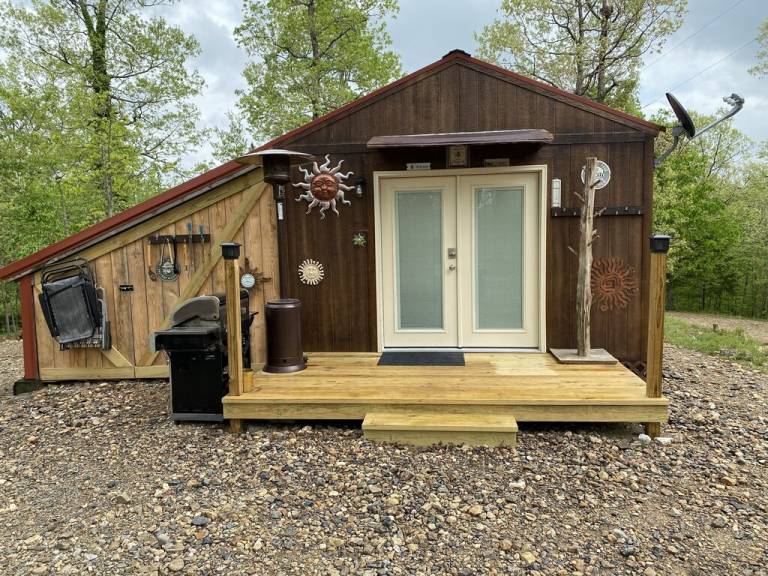 Cabin Mena