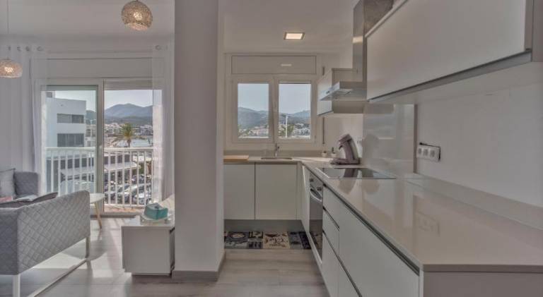 Holiday apartment with terrace | Next to the beach | Pets are welcome — photo 3
