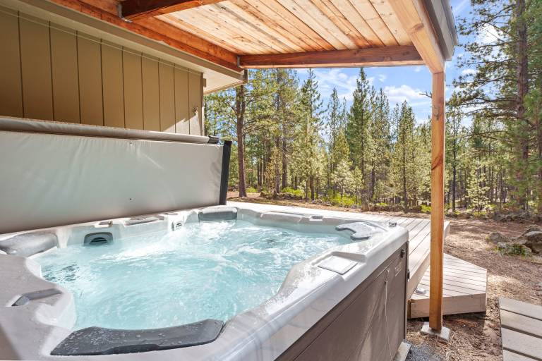 Forest Chal-A - Hot Tub, S of Sunriver, Cute & Quiet — photo 5