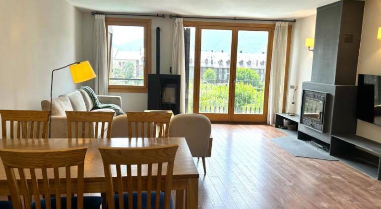 Holiday apartment with 2 rooms for 5 persons in Lleida