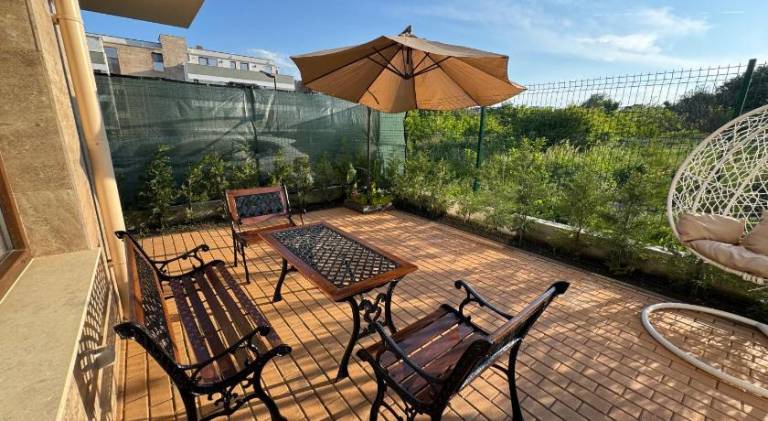 Holiday apartment with yard & terrace in Burgas