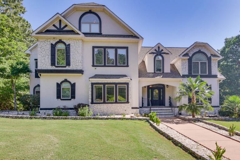Dock & Home Theater Pet Friendly Lake Wylie Home