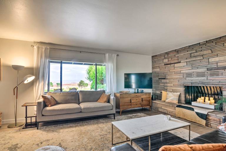 Lake Powell Views: Mid-Century Home in Page — photo 4
